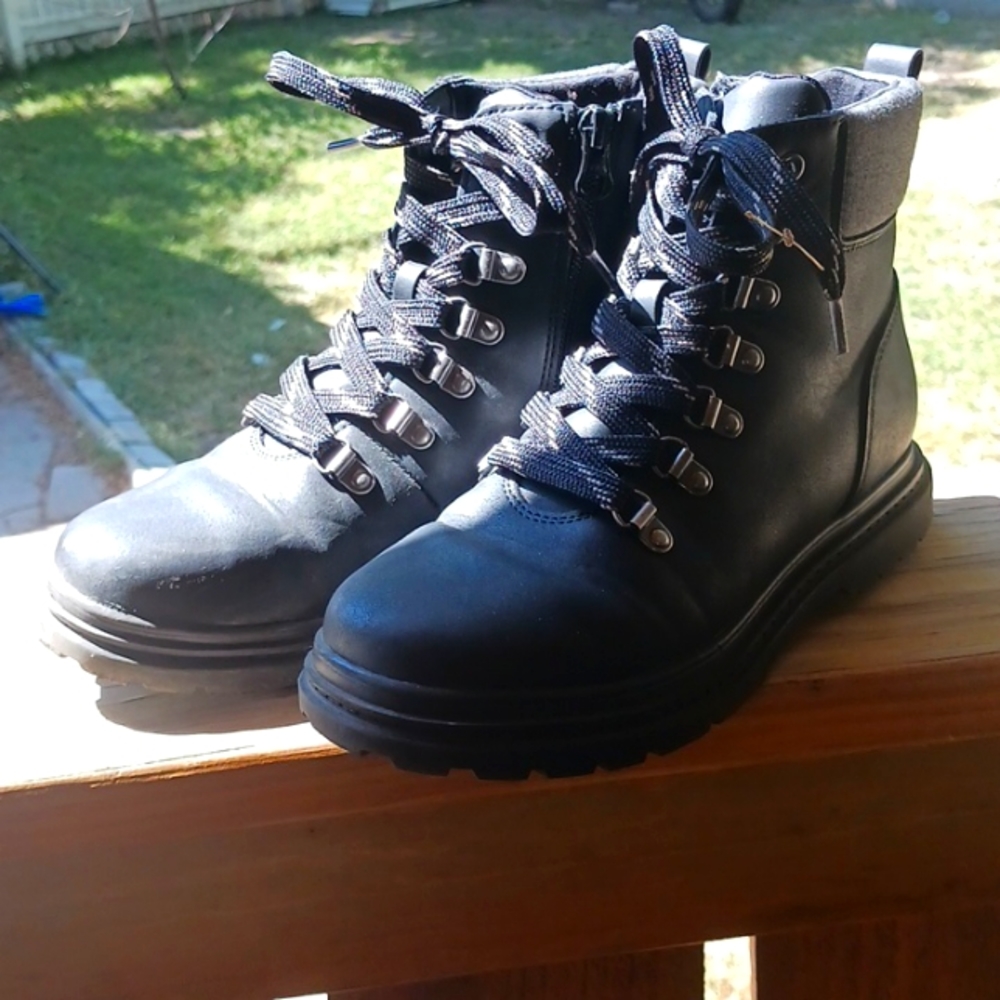 Boy's slip-on zipper boots